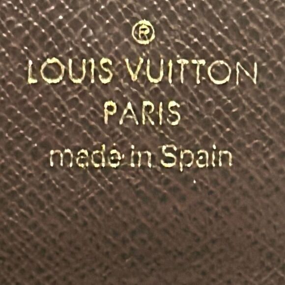 Louis Vuitton Taiga Key Holder Case Dark Brown Textured Leather Quiet Luxury - Picture 6 of 10